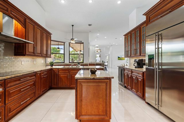 11613 NW 5th Street, Plantation, FL 33325