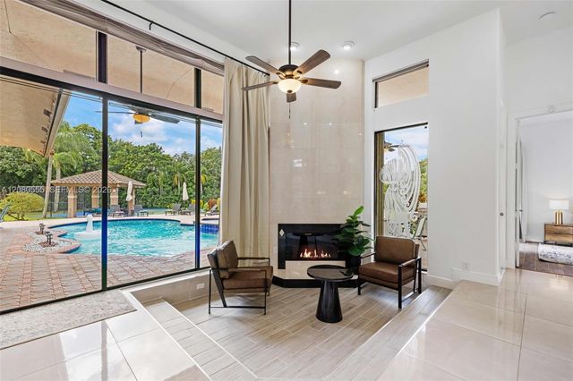 11613 NW 5th Street, Plantation, FL 33325