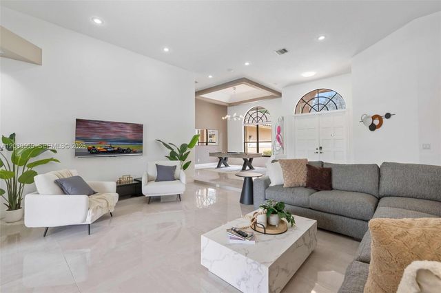 11613 NW 5th Street, Plantation, FL 33325