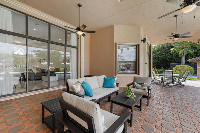 11613 NW 5th Street, Plantation, FL 33325