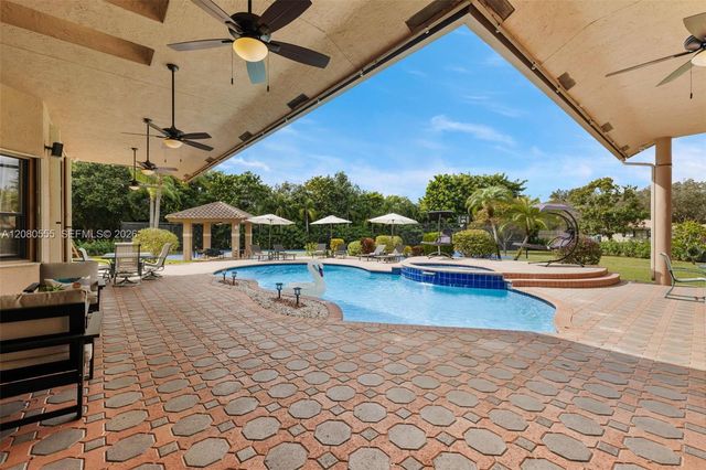 11613 NW 5th Street, Plantation, FL 33325