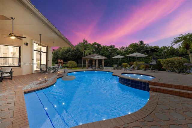 11613 NW 5th Street, Plantation, FL 33325