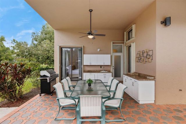 11613 NW 5th Street, Plantation, FL 33325