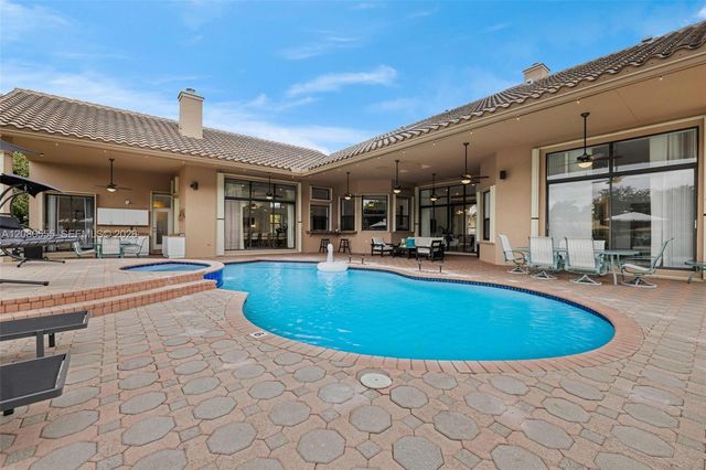11613 NW 5th Street, Plantation, FL 33325