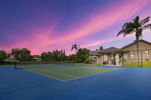 11613 NW 5th Street, Plantation, FL 33325