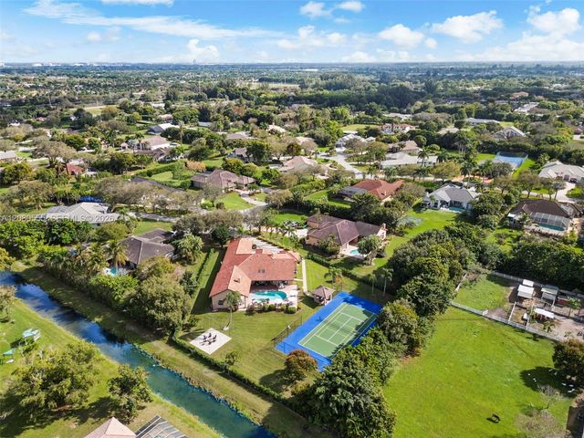 11613 NW 5th Street, Plantation, FL 33325