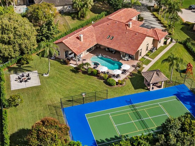 11613 NW 5th Street, Plantation, FL 33325
