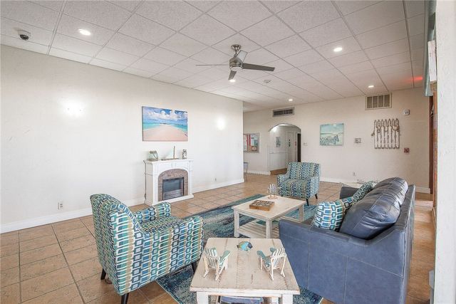15002 WINDWARD Dr 202, Corpus Christi, TX 78418