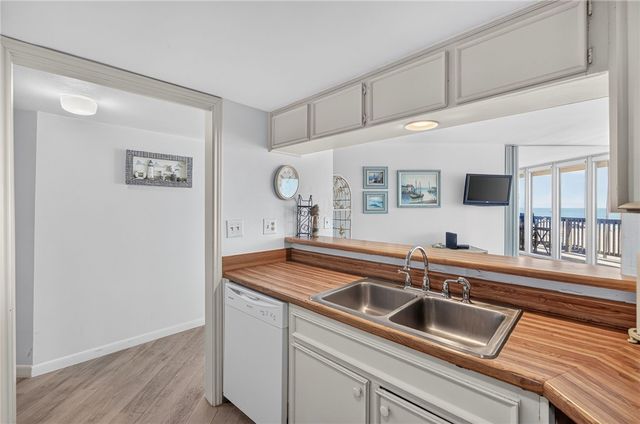 15002 WINDWARD Dr 202, Corpus Christi, TX 78418