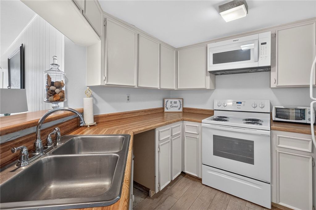 15002 WINDWARD Dr 202, Corpus Christi, TX 78418 — photo 5