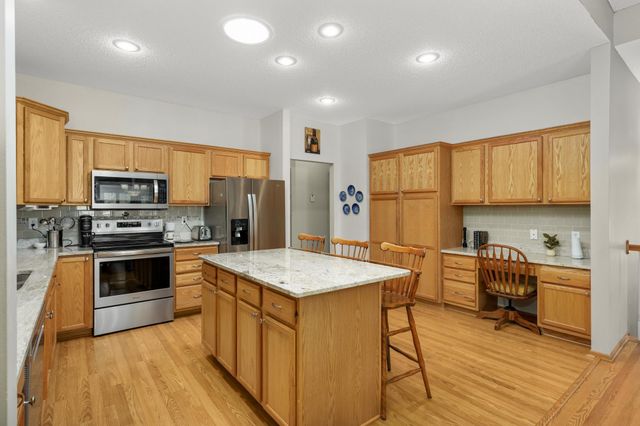 2644 Boulder Way, Burnsville, MN 55337