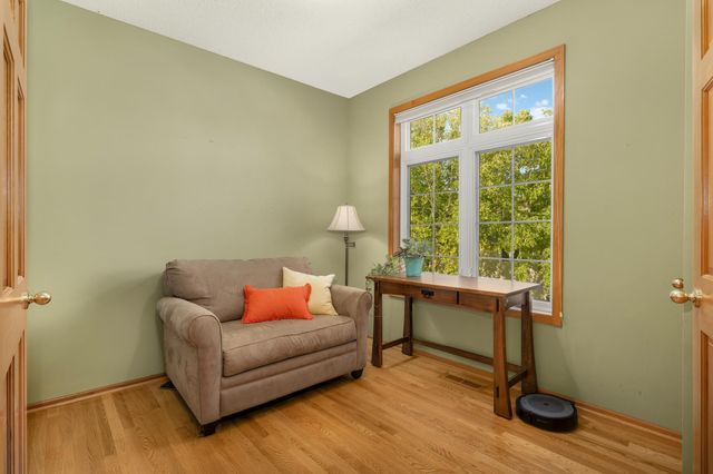 2644 Boulder Way, Burnsville, MN 55337