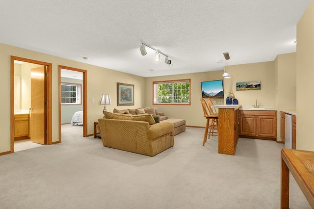 2644 Boulder Way, Burnsville, MN 55337
