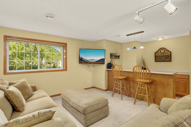 2644 Boulder Way, Burnsville, MN 55337
