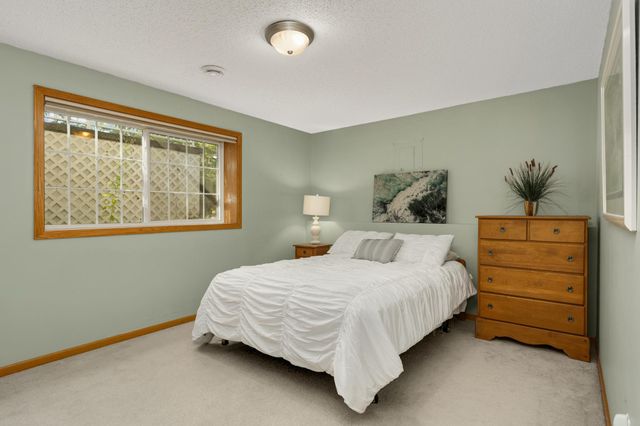 2644 Boulder Way, Burnsville, MN 55337