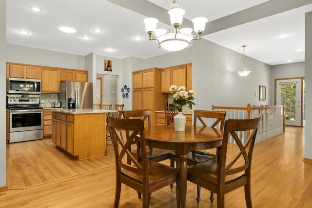 2644 Boulder Way, Burnsville, MN 55337