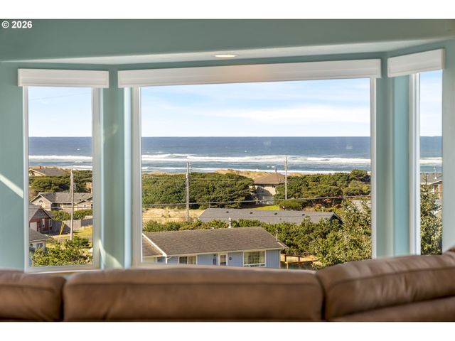 2105 Nw PARKER Ave, Waldport, OR 97394