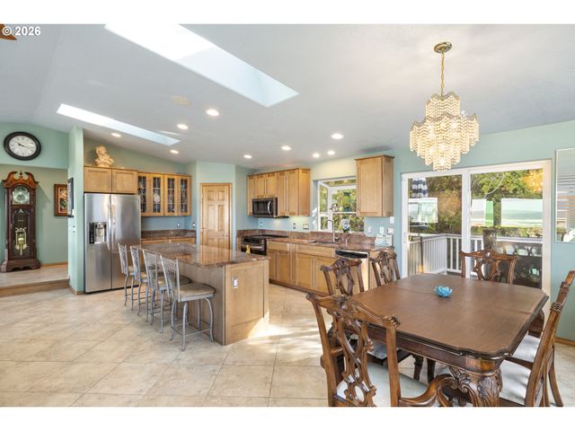 2105 Nw PARKER Ave, Waldport, OR 97394