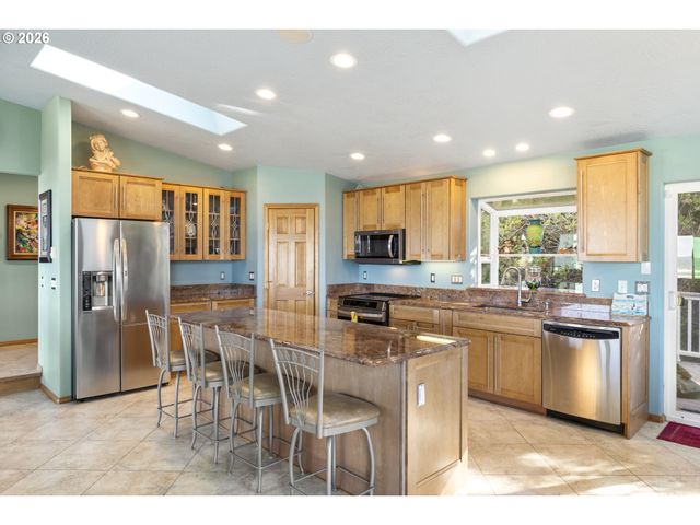 2105 Nw PARKER Ave, Waldport, OR 97394