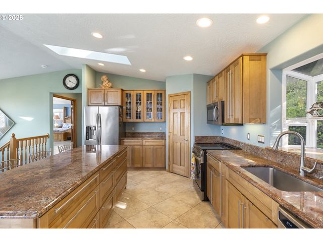 2105 Nw PARKER Ave, Waldport, OR 97394