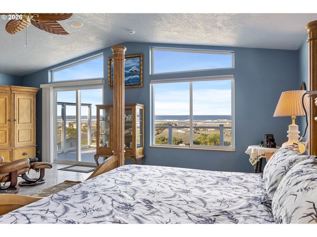 2105 Nw PARKER Ave, Waldport, OR 97394