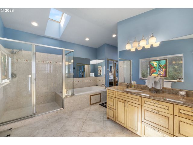 2105 Nw PARKER Ave, Waldport, OR 97394