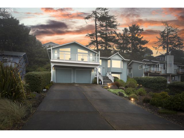 2105 Nw PARKER Ave, Waldport, OR 97394