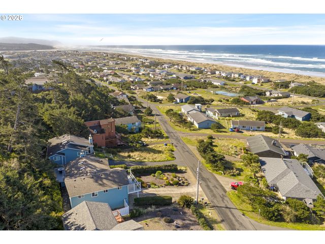 2105 Nw PARKER Ave, Waldport, OR 97394