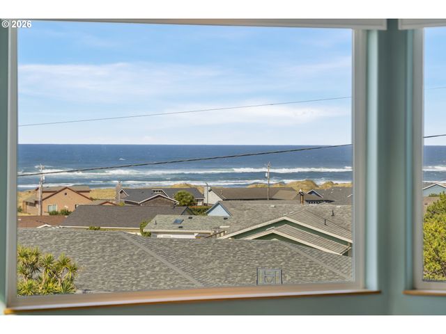 2105 Nw PARKER Ave, Waldport, OR 97394