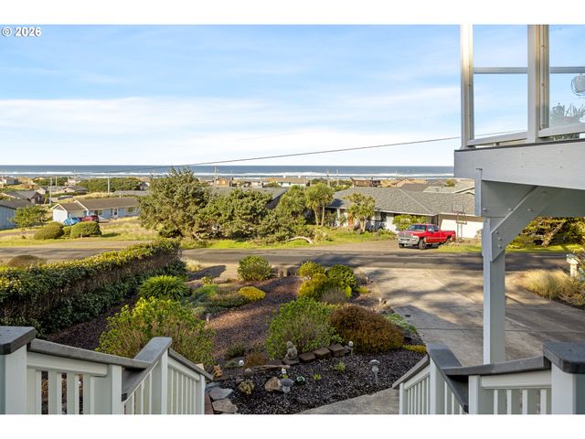 2105 Nw PARKER Ave, Waldport, OR 97394