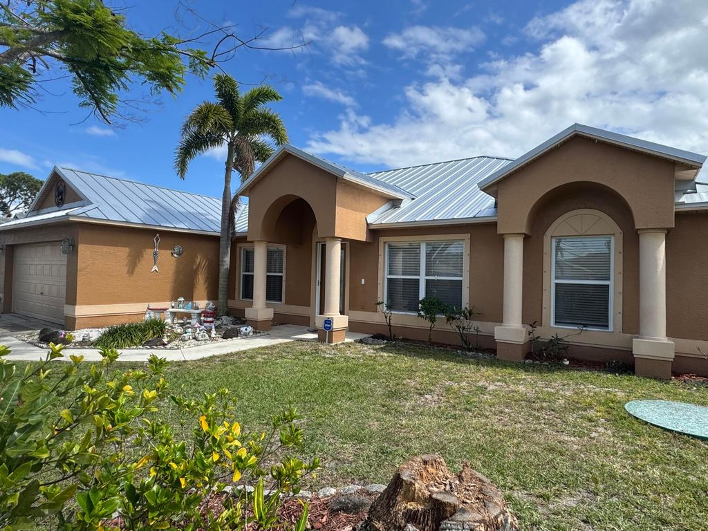 2674 SE Creston Lane, Port St. Lucie, Port St Lucie, FL 34952