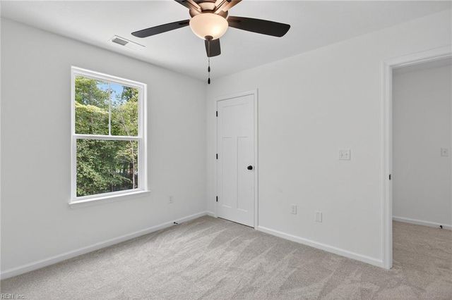 6469 Quaker DR, Suffolk, VA 23437