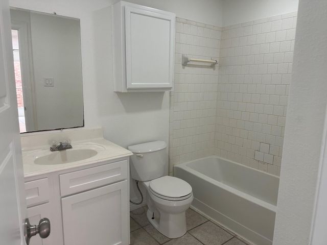 138 Coffee Lane, Lake Jackson, TX 77566