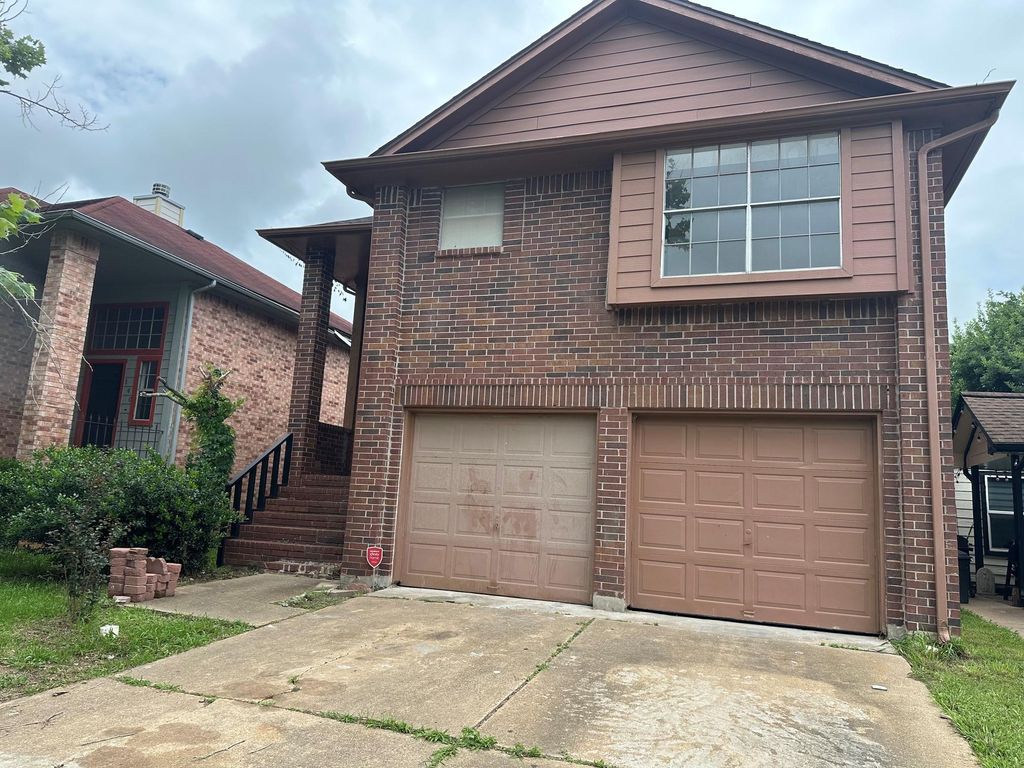 138 Coffee Lane, Lake Jackson, TX 77566