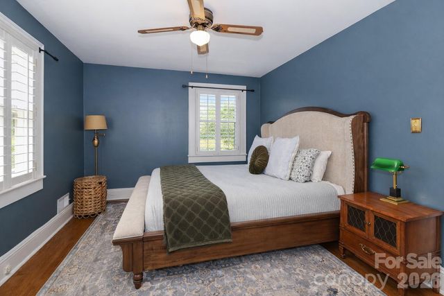 216 31st Avenue NW, Hickory, NC 28601