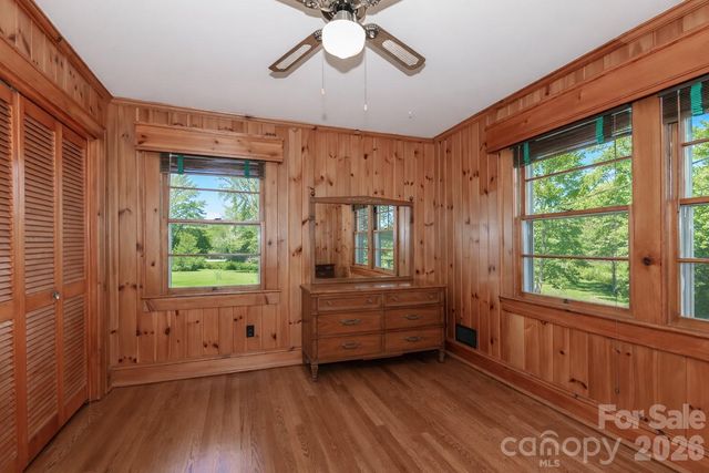 216 31st Avenue NW, Hickory, NC 28601