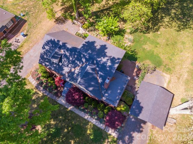 216 31st Avenue NW, Hickory, NC 28601