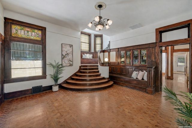 109 E Woodlawn, San Antonio, TX 78212