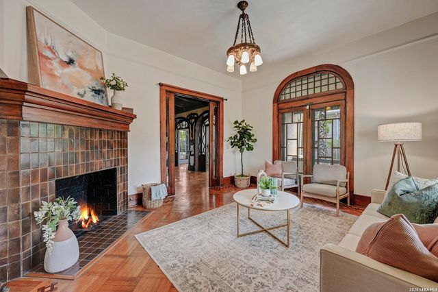 109 E Woodlawn, San Antonio, TX 78212