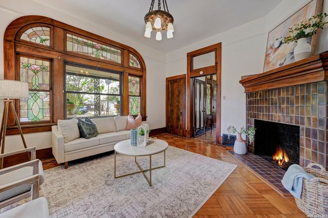 109 E Woodlawn, San Antonio, TX 78212