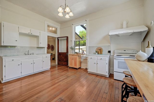 109 E Woodlawn, San Antonio, TX 78212