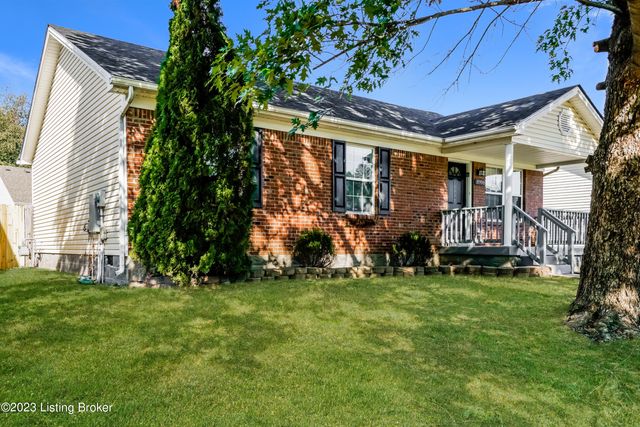 8906 Greenmoore Dr, Louisville, KY 40258