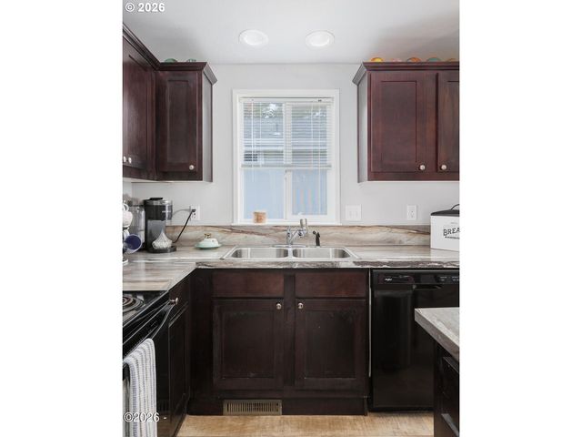 3620 SEA MIST Ave, Depoe Bay, OR 97341