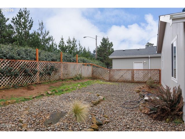 3620 SEA MIST Ave, Depoe Bay, OR 97341