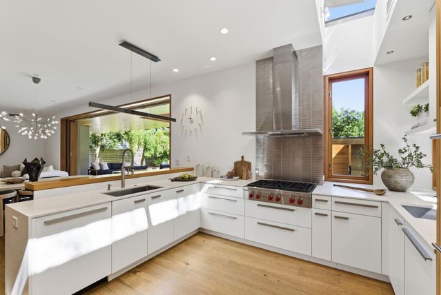 1353 Martin Avenue, Palo Alto, CA 94301