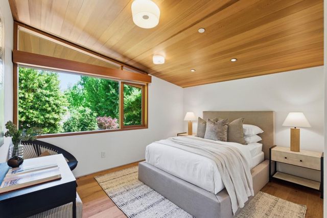 1353 Martin Avenue, Palo Alto, CA 94301