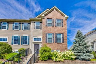 598 Station Park Circle 598, Grayslake, IL 60030