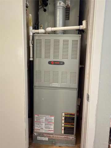 1519 Clearbrook Street, Lancaster, TX 75134