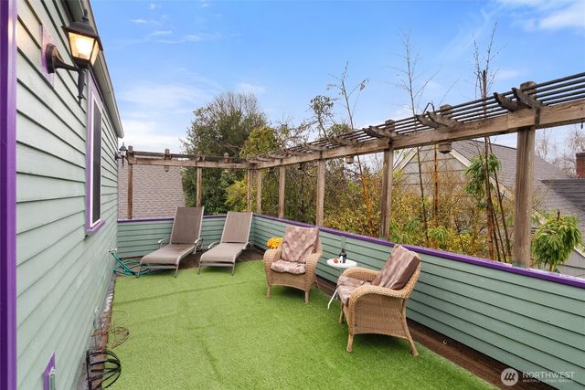 1600 27th Avenue, Seattle, WA 98122