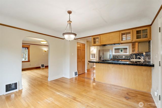 1600 27th Avenue, Seattle, WA 98122